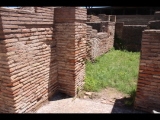 07971 ostia - regio v - insula ii - domus del protiro (v,ii,4-5) - raum (20) - bli ri sueden - 06-2024.jpg